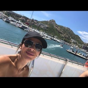 Meet your Posher, Jesusa